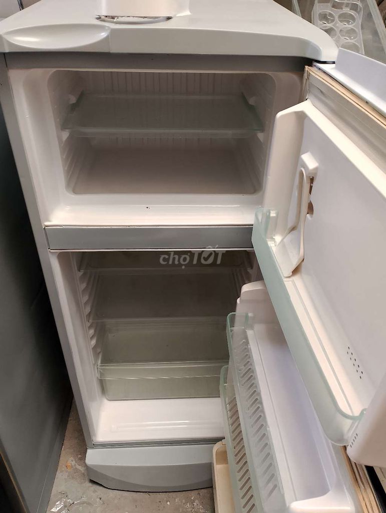thanh lý tủ lạnh sanyo 120 lít