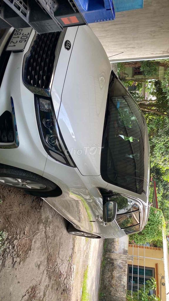 Kia Sedona 2019 белый 90.000 км