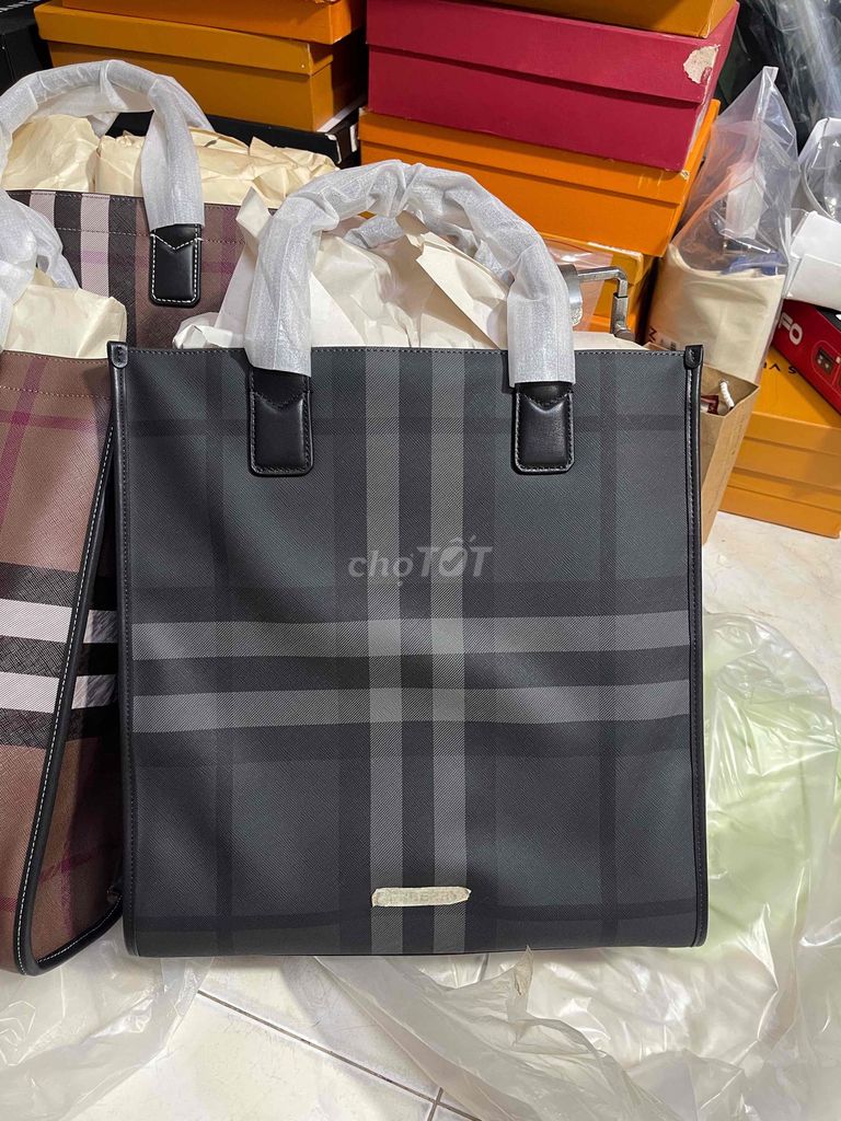 Túi xách nam da dáng đứng. Mua bán Túi xách tại Quận 4 Tp Hồ Chí Minh được đăng bởi Ngọc Túi Q4 hình 1