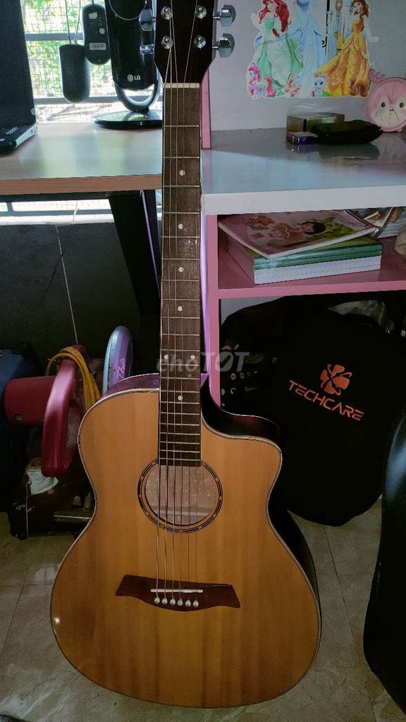 Đàn guitar acoustic mới