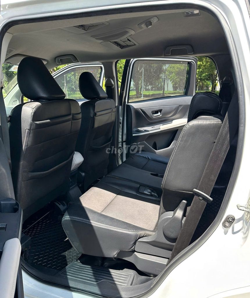 Toyota Veloz Cross 2022 CVT Top siêu mới. Mua bán Ô tô tại Quận 12 Tp Hồ Chí Minh được đăng bởi NHI Ô TÔ AN SƯƠNG hình 9