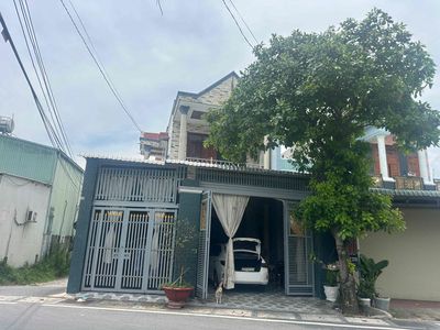 Nhà chính chủ đang ở cần bán. 157m2. Đường oto, xe hơi đậu trong nhà.. Mua bán nhà ở tại Thị xã Tân Uyên Bình Dương được đăng bởi Mr Dũng
