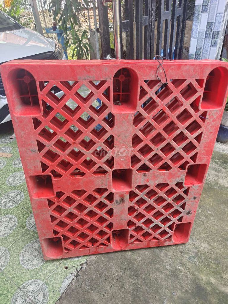 Pallet Nhựa Đỏ 1200x800 Đã sử dụng. Mua bán Nội thất, đồ gia dụng khác tại Thành phố Tân An Long An được đăng bởi Văn hình 1