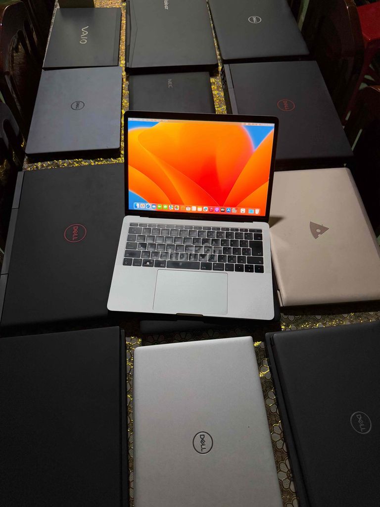 Mac book pro mac air hp dell lenovo