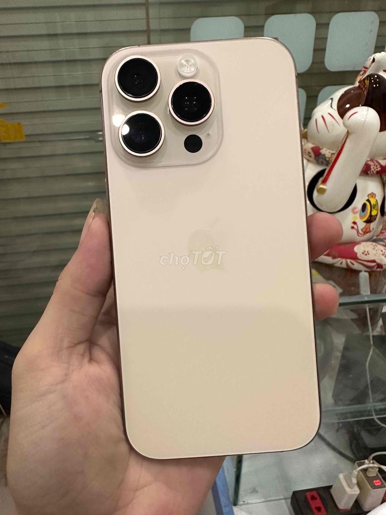 Apple iPhone 16 Pro 128GB Vàng pin 88%. Mua bán Điện thoại tại Huyện Mỏ Cày Nam Bến Tre được đăng bởi Hiếu GSM hình 1