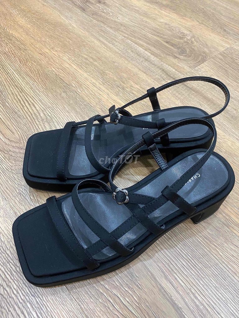 thanh lý Sandal Cherles & keith size 37