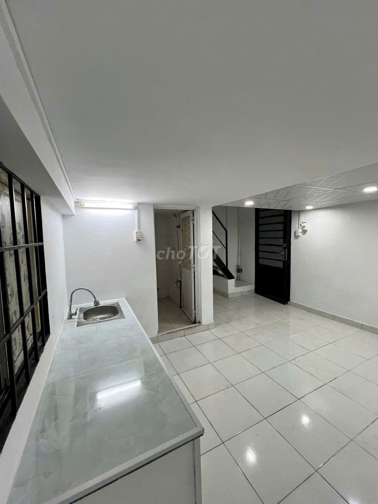 Rẻ tụt quần. Sài Gòn Nghèo cũng đủ tiền mua: 410 triệu