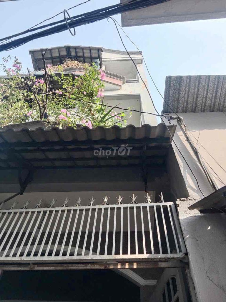 Phan Văn Trị ngay khu Cityland cách mặt tiền 5 căn