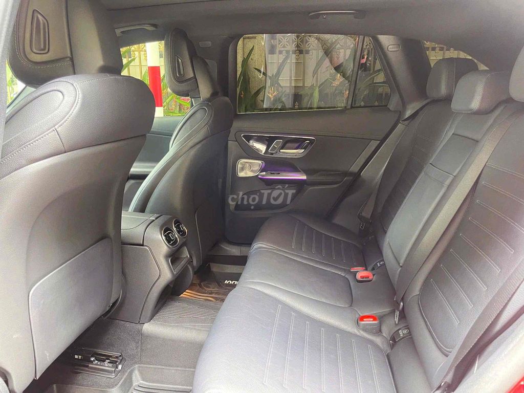 GLC 300 4Matic all new 2023 - 9000 km 2,2 Tỷ lấy. Mua bán Ô tô tại Quận 1 Tp Hồ Chí Minh được đăng bởi Lưu Thế Hoàng hình 10