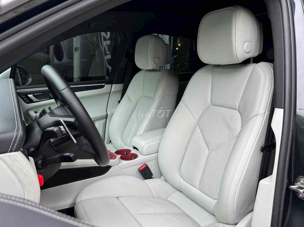 Porsche Macan FL Model 2022 . Đen - Kem . Odo 5v8. Mua bán Ô tô tại Quận 10 Tp Hồ Chí Minh được đăng bởi Thái LA Auto hình 6