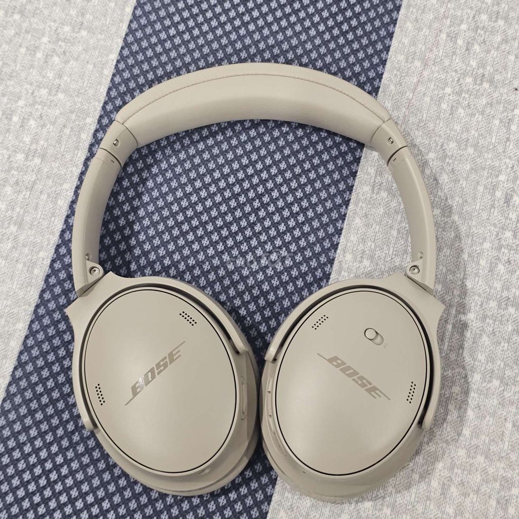 Tai nghe Bose QuietComfort 45 Xám Cát. Mua bán Tivi, Âm thanh tại Quận Ba Đình Hà Nội được đăng bởi Phạm Long Vũ hình 1