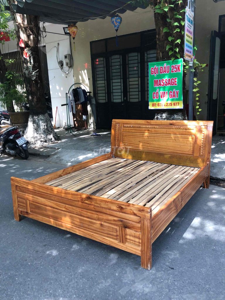 Giường Gỗ tự nhiên 1m6 x 2m. Mua bán Giường, chăn ga gối nệm tại Quận Thanh Khê Đà Nẵng được đăng bởi Huyền Anh  hình 1