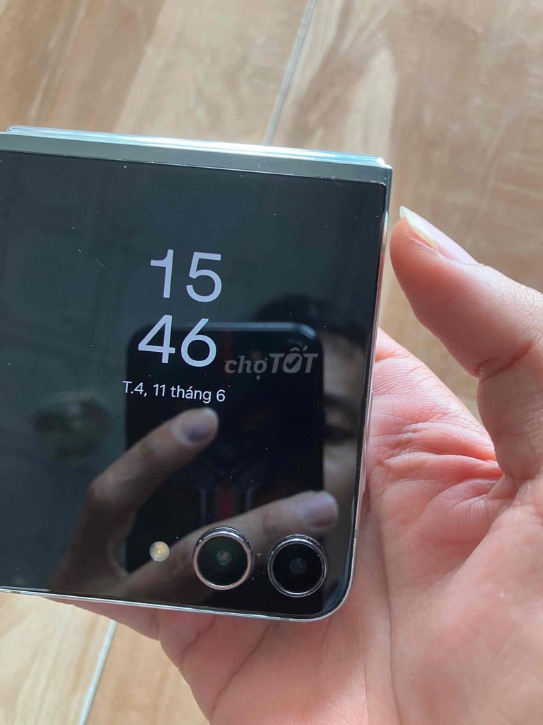 Samsung Z Flip 5 256GB. Mua bán Điện thoại tại Huyện Long Hồ Vĩnh Long được đăng bởi Đồ cũ đủ loại điện thoại loa anply máy tính hình 1