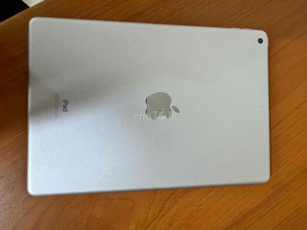 Máy tính bảng Apple iPad Bạc. Mua bán Máy tính bảng tại Quận Bình Tân Tp Hồ Chí Minh được đăng bởi HTt hình 1