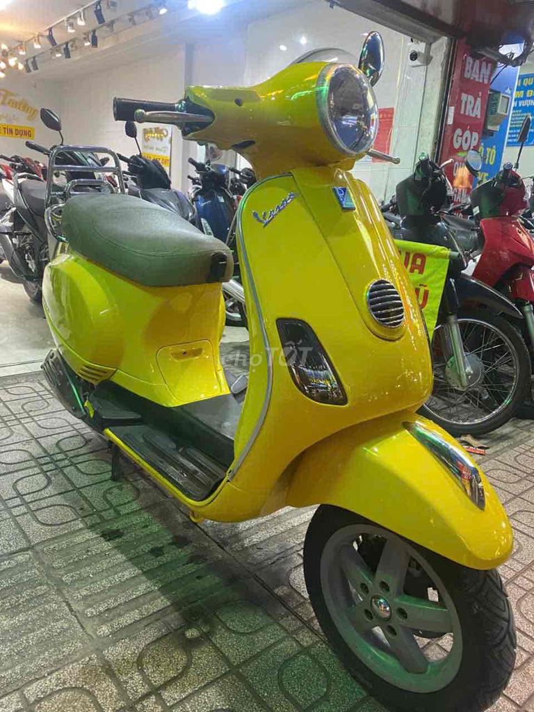 👉Vespa 125, Fi 2012, Bs: 59G1-28637. Mua bán Xe máy tại Quận 7 Tp Hồ Chí Minh được đăng bởi Xe Máy Bảo Trường hình 3