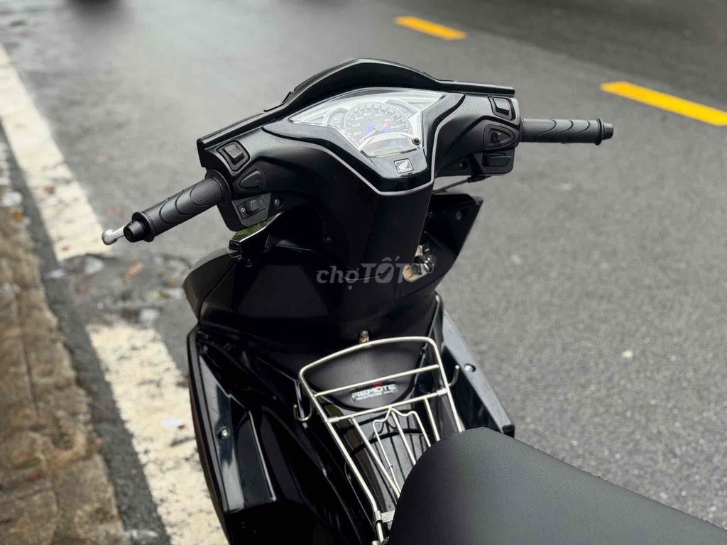 Honda Airblade màu Đen. Mua bán Xe máy tại Thành phố Huế Thừa Thiên Huế được đăng bởi DVCĐ Toàn Thắng hình 3