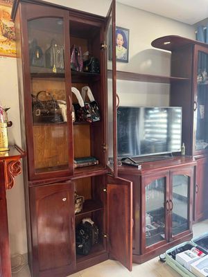 Tủ trưng bày kiêm tủ rượu bằng gỗ cà chất xịn 🪵🍾. Mua bán Tủ, kệ gia đình tại Quận 7 Tp Hồ Chí Minh được đăng bởi La Ngọc