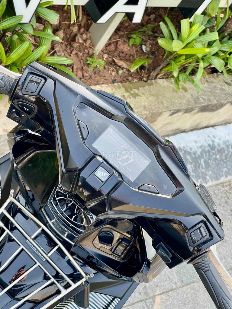 Honda Airblade 125cc 2020 Màu Đen Vàng Đồng. Mua bán Xe máy tại Quận Đống Đa Hà Nội được đăng bởi Phạm Văn Đồng hình 7