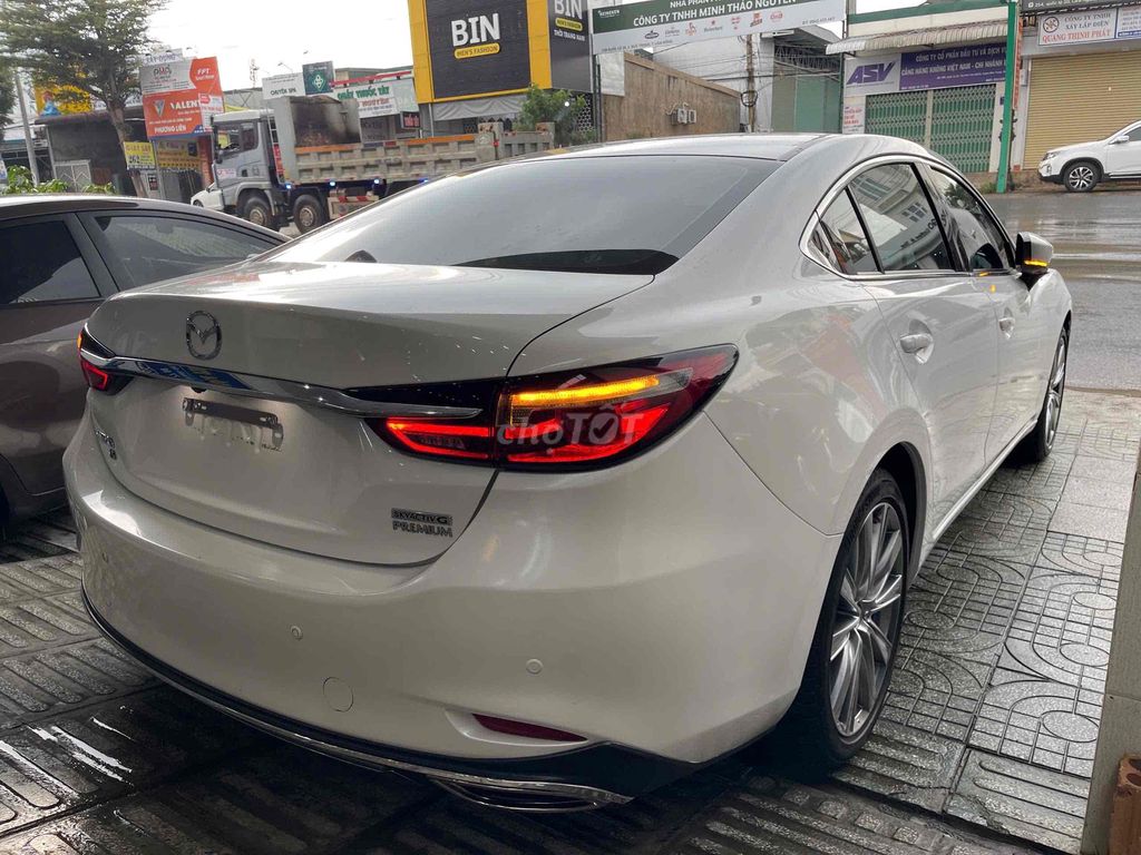 Mazda 6 2022 Signature Premium 2.5 AT - 17000 km. Mua bán Ô tô tại Huyện Đức Trọng Lâm Đồng được đăng bởi SALON ÔTÔ HOÀ THẮNG  hình 3