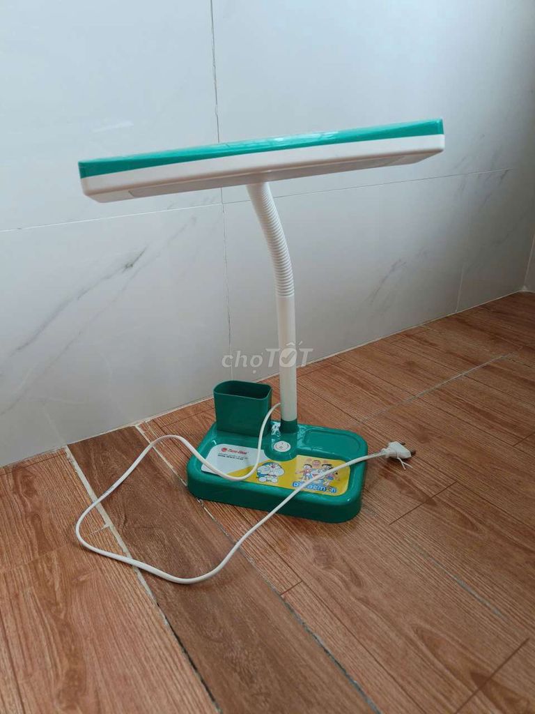 Đèn bàn Rạng Đông Vàng Mới. Mua bán Đèn tại Quận Ngũ Hành Sơn Đà Nẵng được đăng bởi Trần văn hình 1
