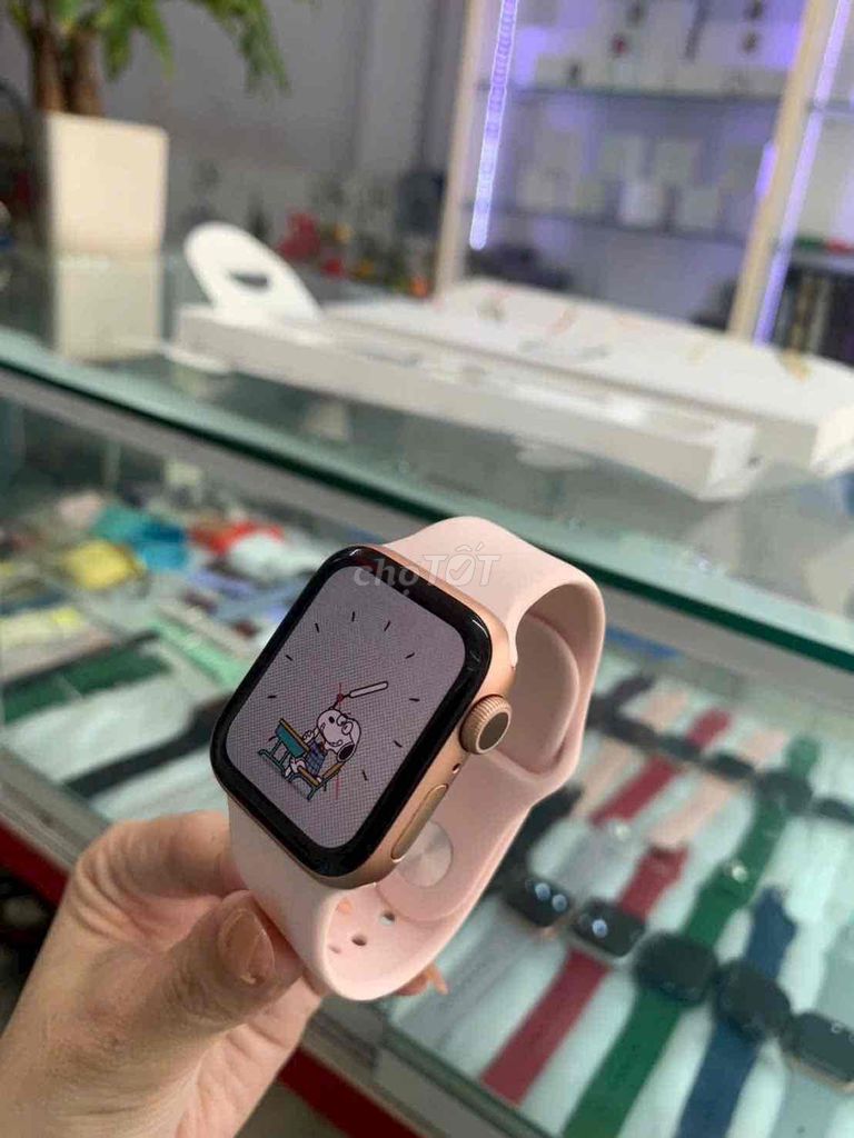 Apple Watch Series 5 40mm Nhôm Hồng dep keng. Mua bán Thiết bị đeo thông minh tại Quận Phú Nhuận Tp Hồ Chí Minh được đăng bởi pé phuong hình 1