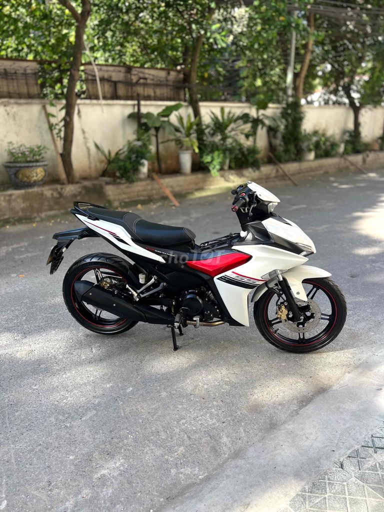 Xe Máy Anh Thao Exciter 155cc màu trắng đỏ. Mua bán Xe máy tại Quận Cầu Giấy Hà Nội được đăng bởi shop xe may cũ anh thao hình 4