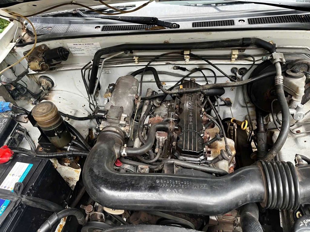 Isuzu 2000 Trắng 5 chỗ. Mua bán Ô tô tại Thành phố Buôn Ma Thuột Đắk Lắk được đăng bởi oai hình 4