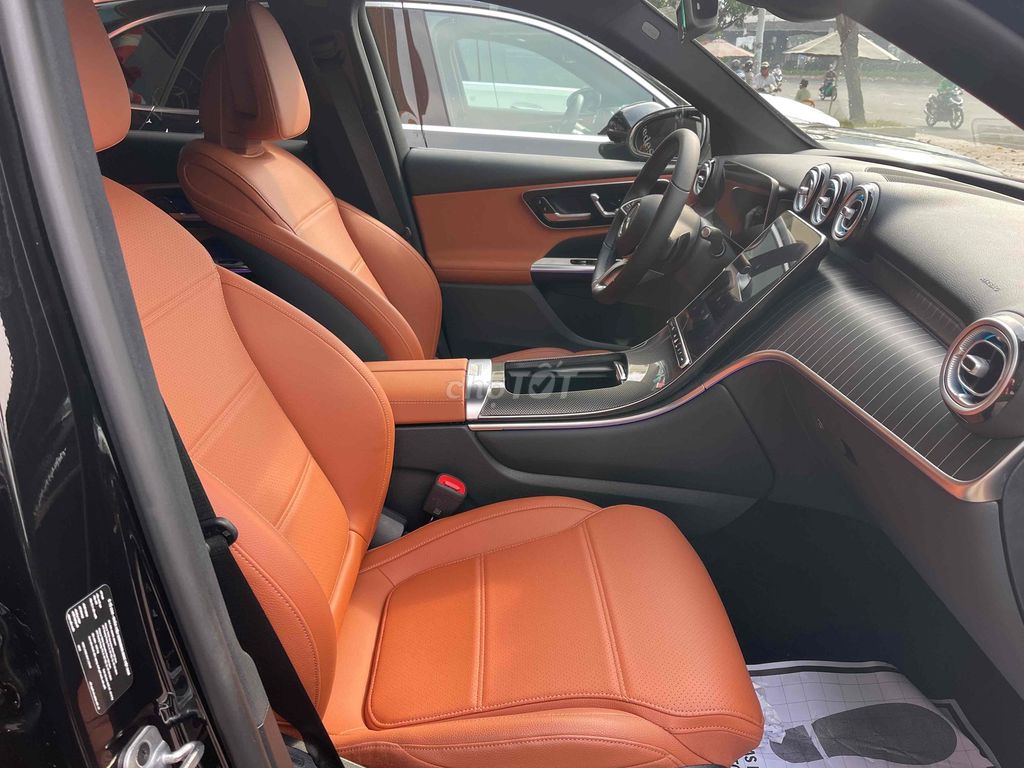 Mercedes Benz GLC 200 4matic V1 siêu lướt 2025. Mua bán Ô tô tại Quận Bình Thạnh Tp Hồ Chí Minh được đăng bởi Hùng Mercedes Haxaco Hàng Xanh hình 3