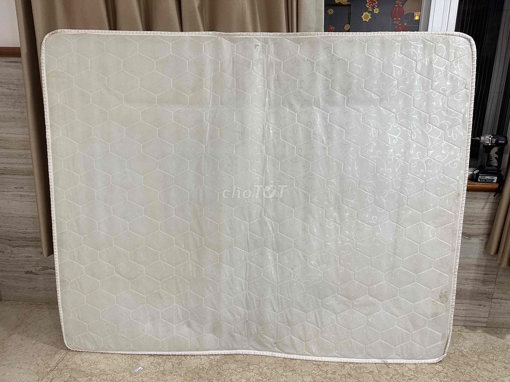 Nệm lò xo 1,6m x 2m Đã sử dụng. Mua bán Giường, chăn ga gối nệm tại Quận 7 Tp Hồ Chí Minh được đăng bởi Thảo Nguyễn hình 1