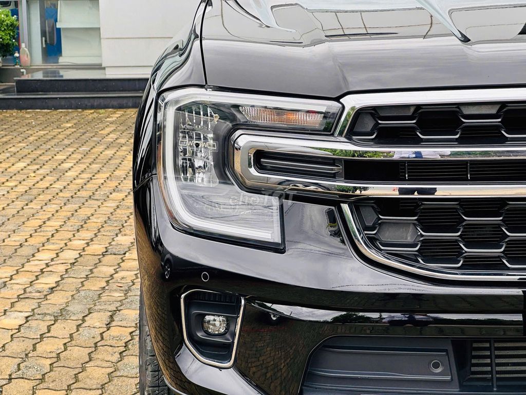 Ford Everest 2022 Titanium 2.0L 4x2 AT - 27000 km. Mua bán Ô tô tại Huyện Hòa Thành Tây Ninh được đăng bởi Hồ Huỳnh Cẩm Nhung hình 4