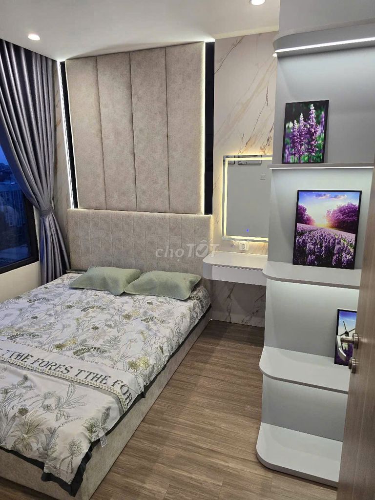 Угловая 2-комнатная квартира в Vinhomes Ocean Park, меблированная