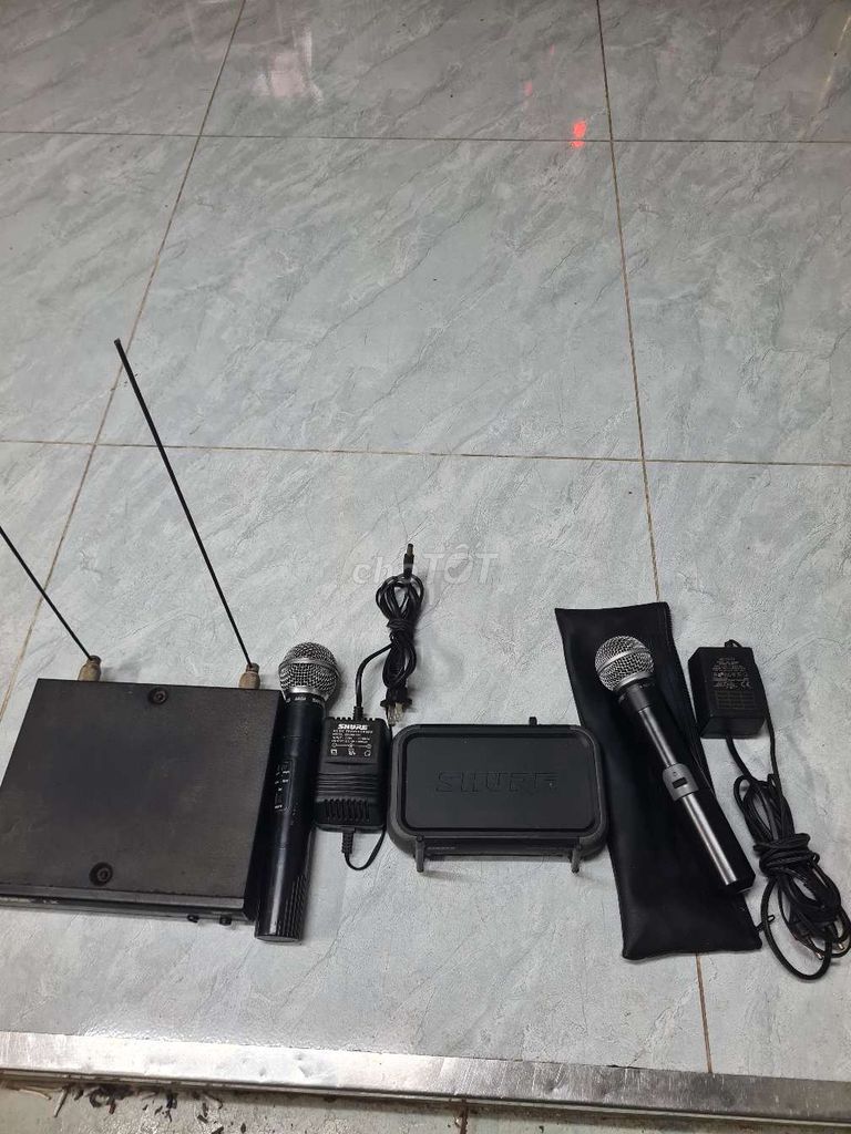 Micro không dây Shure LX, PGS-4 Đen. Mua bán Tivi, Âm thanh tại Quận 8 Tp Hồ Chí Minh được đăng bởi Phi hình 1