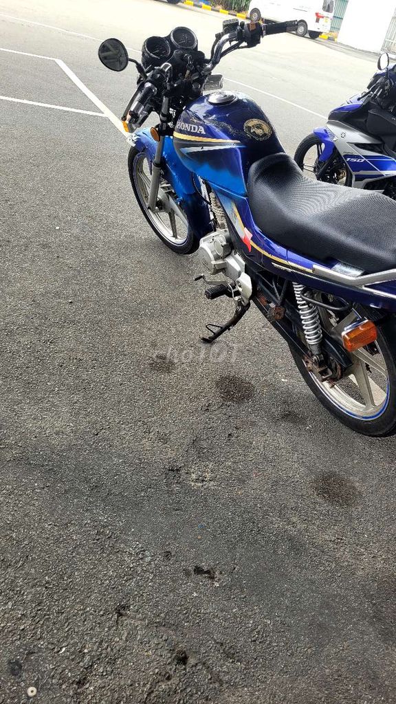 GL HONDA moto 125 куб. см. импортный автомобиль 2010 г.