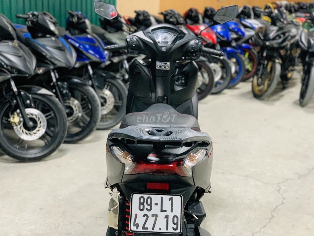 XEMÁYTHANHTÙNG_LEAD 125 ĐEN NHÁM 4VAL ĐÈN LED 2024. Mua bán Xe máy tại Quận Nam Từ Liêm Hà Nội được đăng bởi THANH TÙNG hình 4
