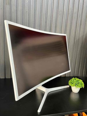 Màn hình samsung 32in cong 144hz ngoại hình đẹp. Mua bán Phụ kiện (Màn hình, Chuột...) tại Huyện Định Quán Đồng Nai được đăng bởi Tuyết Văn Hậu