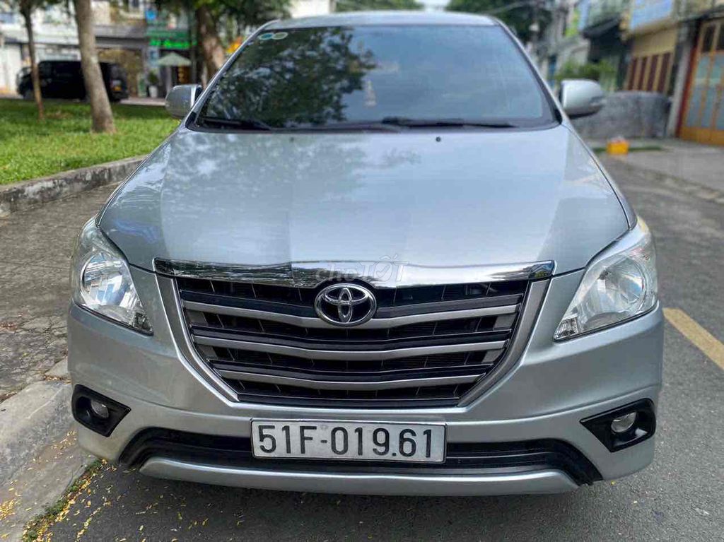 Toyota Innova 2014 E - 100000 km