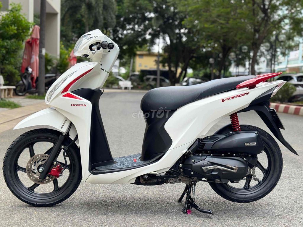 Honda Vision 2015 с номерами Хошимина в оригинальном и отличном состоянии