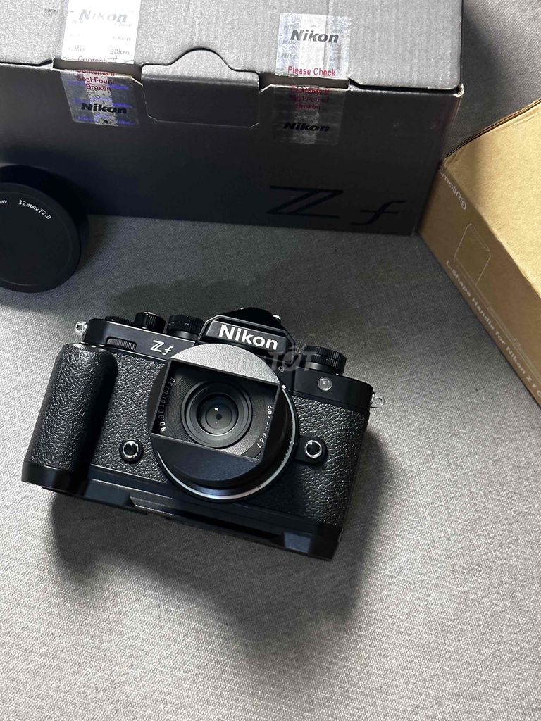 Nikon ZF + TTArtisans AF 32mm F2.8 Fullbox 99%