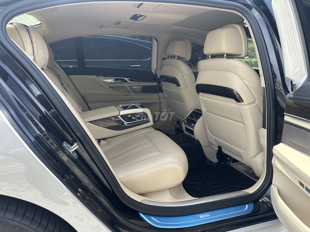 BMW 730Li sx 2017 đklđ 2020 lăn bánh chỉ 48.000km. Mua bán Ô tô tại Quận Tân Phú Tp Hồ Chí Minh được đăng bởi Phước Nguyễn hình 8