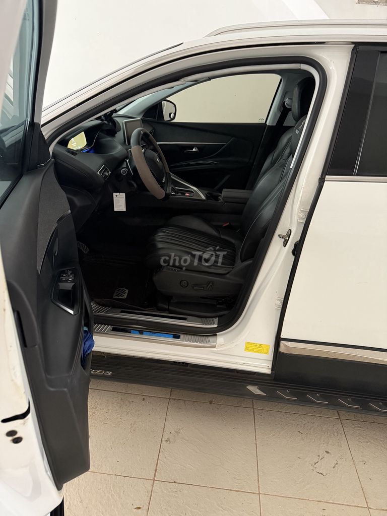 Peugeot 5008 2018 Trắng 153.062 km. Mua bán Ô tô tại Thành phố Đồng Xoài Bình Phước được đăng bởi Thien Ann hình 1
