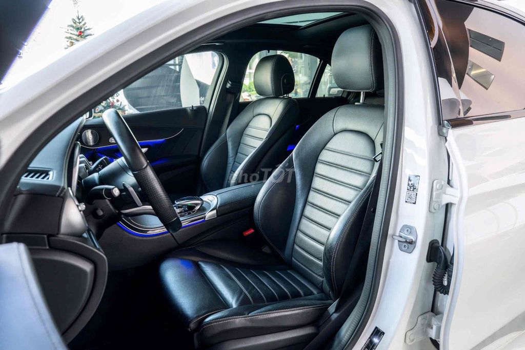 Mercedes Benz C Class 2020 C 300 AMG. Mua bán Ô tô tại Quận Tân Bình Tp Hồ Chí Minh được đăng bởi GREENWAY AUTO hình 6