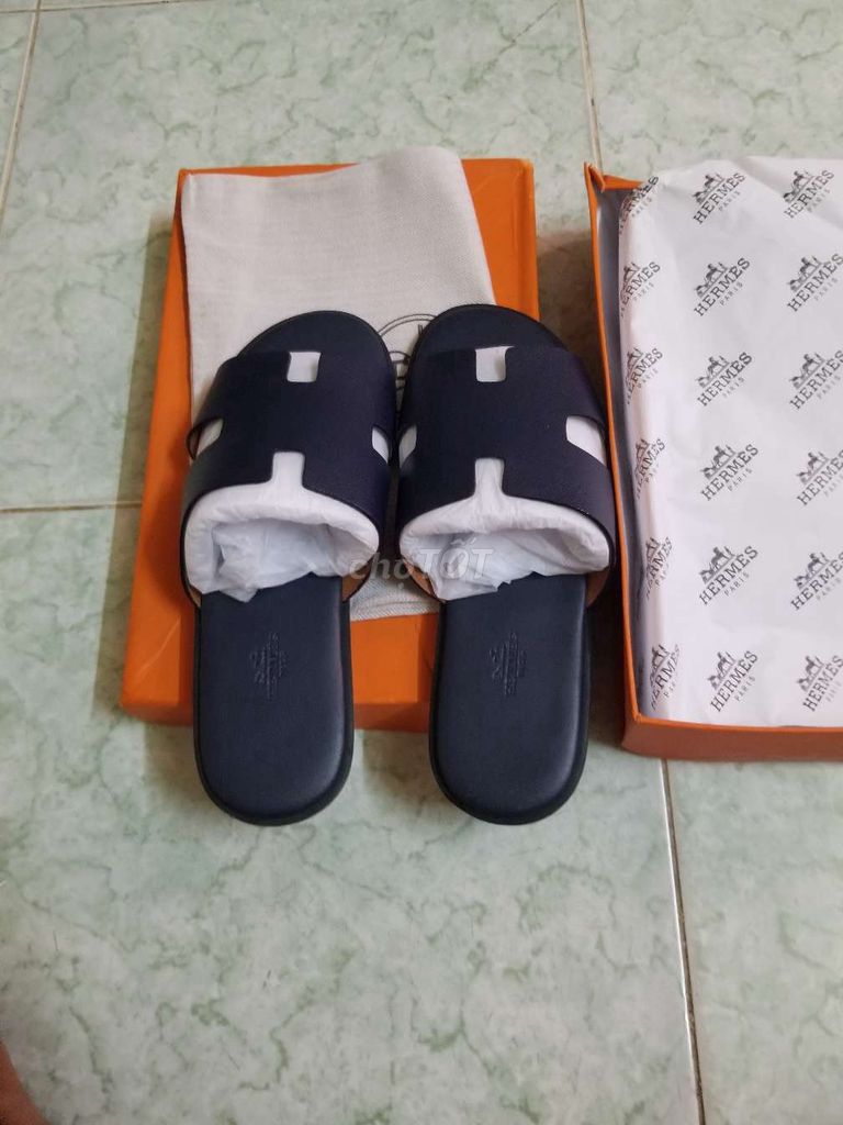 Dép Hermes Da Xanh Navy Unisex. Mua bán Giày dép tại Quận Bình Tân Tp Hồ Chí Minh được đăng bởi Lê Vũ Trường Giang hình 1
