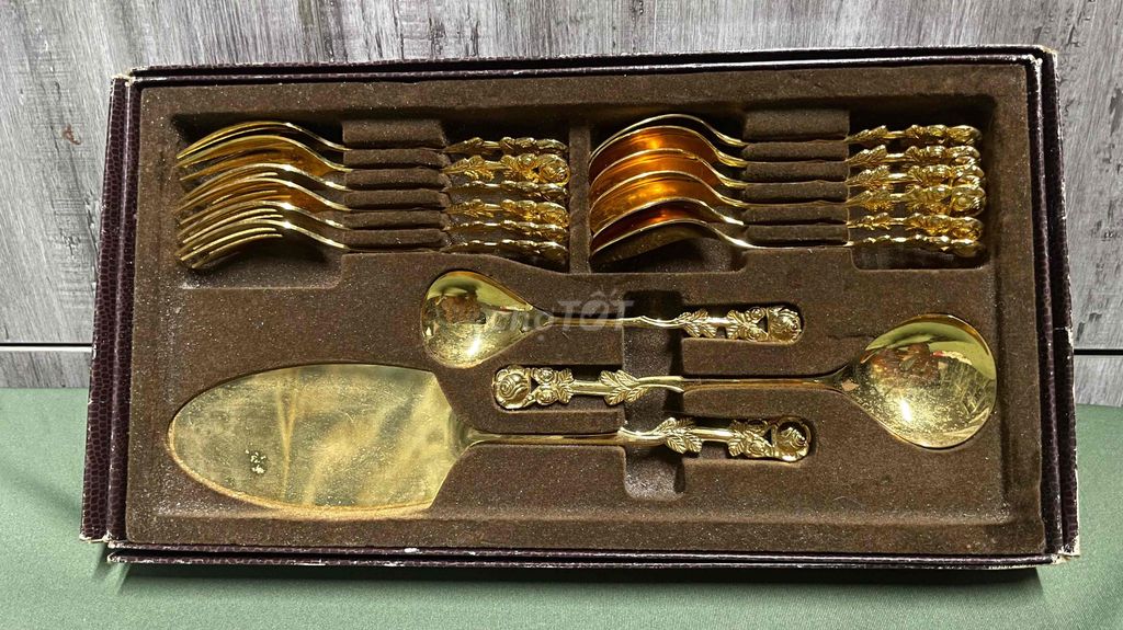Bộ dao thìa dĩa Decoré Mạ vàng 24K 15 món. Mua bán Dụng cụ nhà bếp tại Thành phố Bà Rịa Bà Rịa - Vũng Tàu được đăng bởi Tuấn Trần Ngọc hình 1