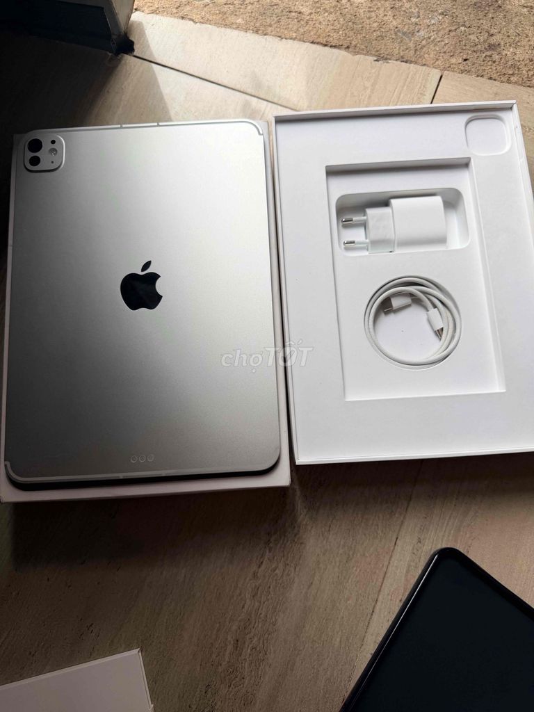 Apple iPad Pro M5 256GB Bạc 5G. Mua bán Máy tính bảng tại Thành phố Biên Hòa Đồng Nai được đăng bởi hoa hình 1