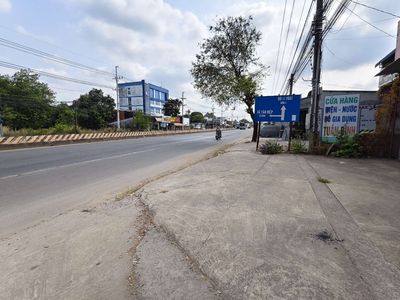 mặt bằng 150m2 sân 100m2