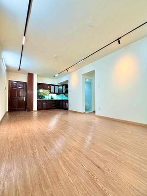 Chung cư Bàu Cát 2, căn góc sân vườn 3 pn rộng rãi, sổ hồng đầy đủ