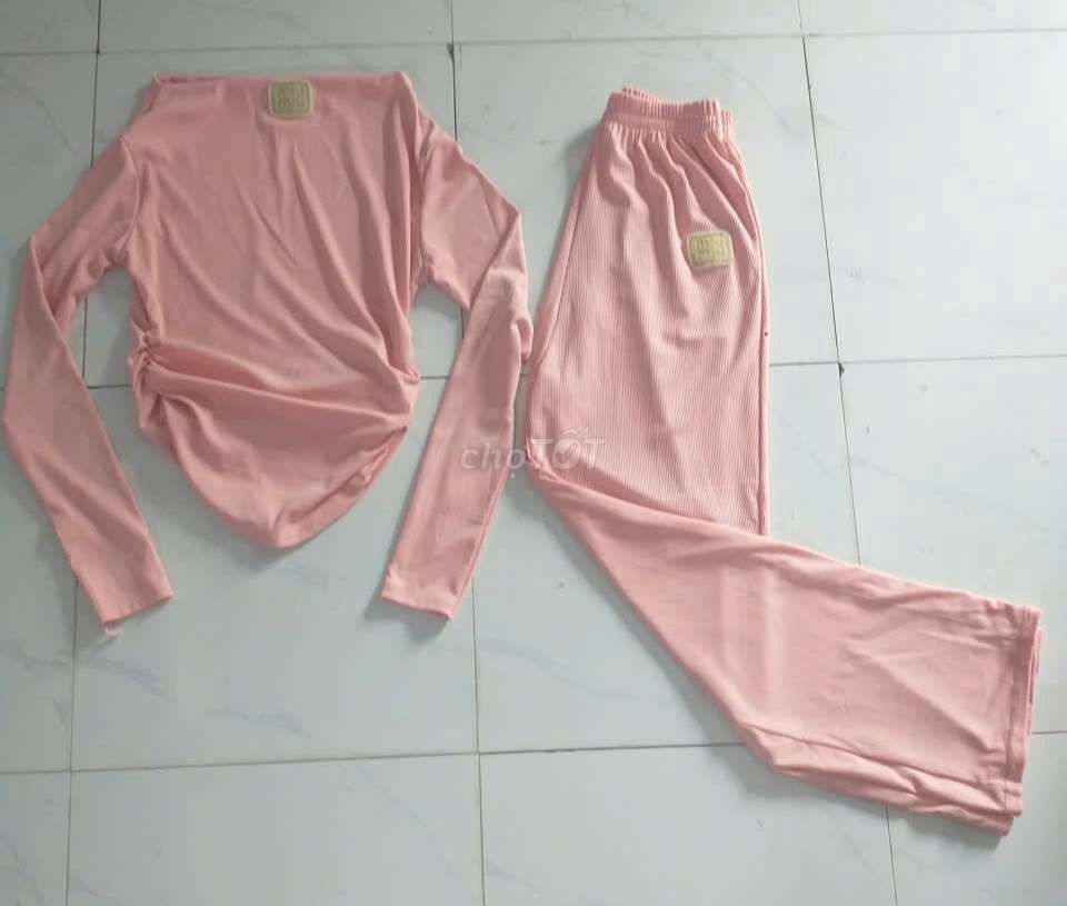 Bộ quần áo nữ Đã sử dụng. Mua bán Quần áo tại Huyện Vũng Liêm Vĩnh Long được đăng bởi Hiền nguyễn hình 1