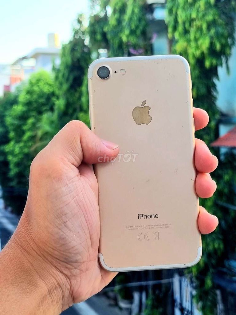 iPhone 7G Vàng Quốc tế. Mua bán Điện thoại tại Quận Hải Châu Đà Nẵng được đăng bởi Lộc Roy hình 1