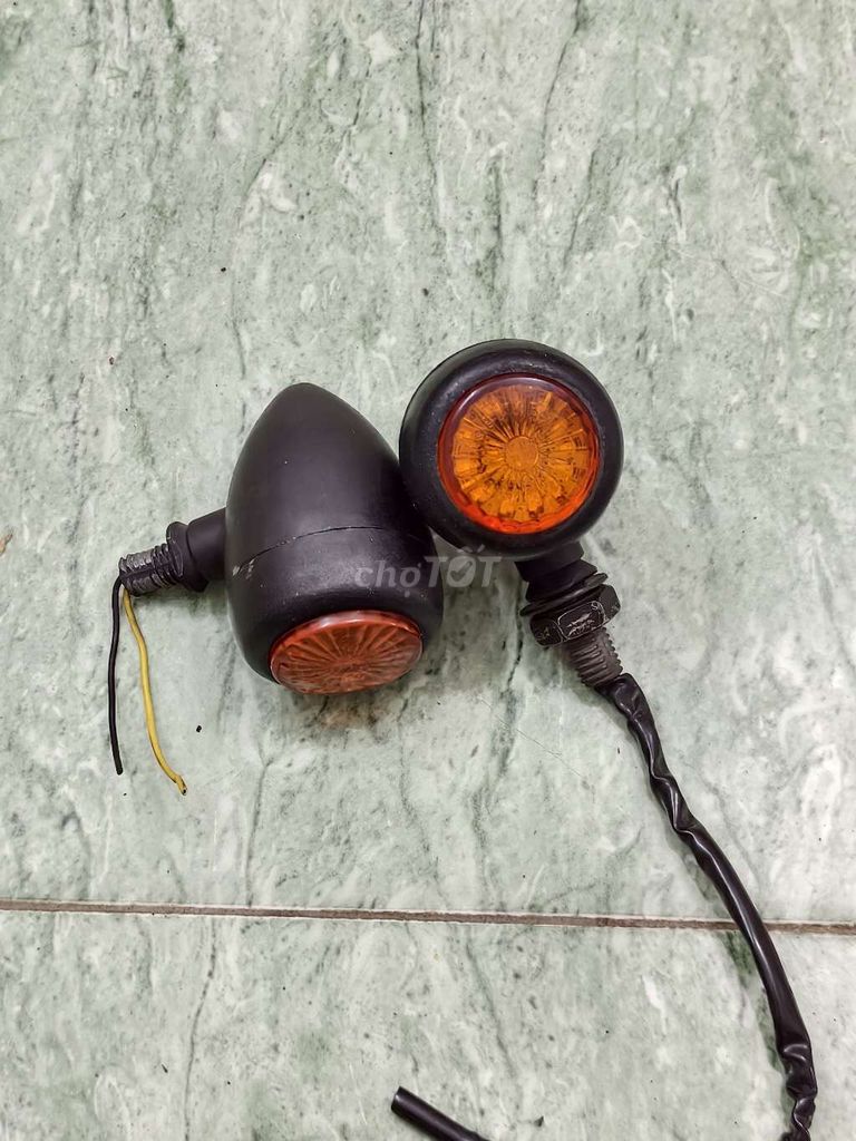 Triumph ( Pô + Đèn xi nhan + Dè sau ). Mua bán Phụ tùng xe tại Quận 6 Tp Hồ Chí Minh được đăng bởi Đức  hình 5