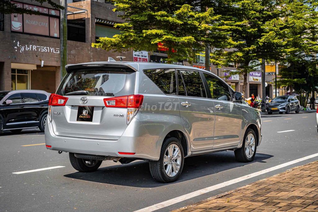 Toyota Innova 2017 2.0V Bạc 55.000 km. Mua bán Ô tô tại Quận 7 Tp Hồ Chí Minh được đăng bởi Dương Phương hình 4